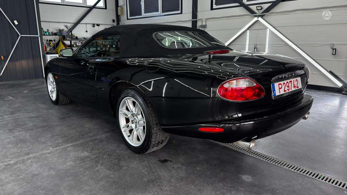 Jaguar XK8, 4.0 l., convertible