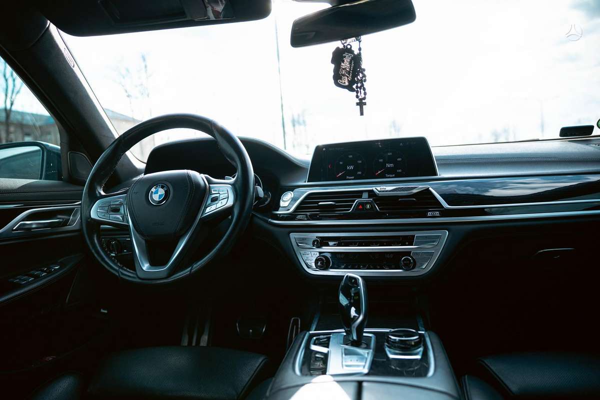 BMW 730, 3.0 l., Седан