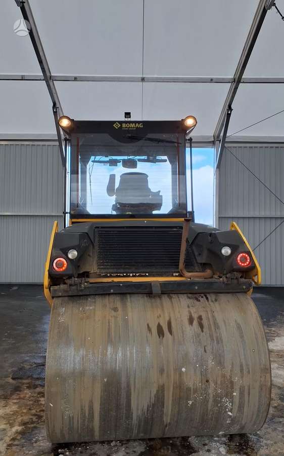 Bomag BW141AD-5, vibrator / compactor