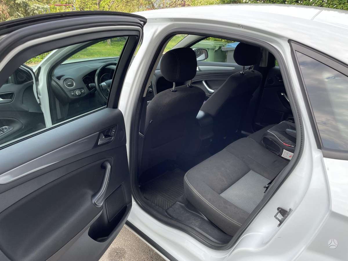 Ford Mondeo, 2.0 l., hatchback