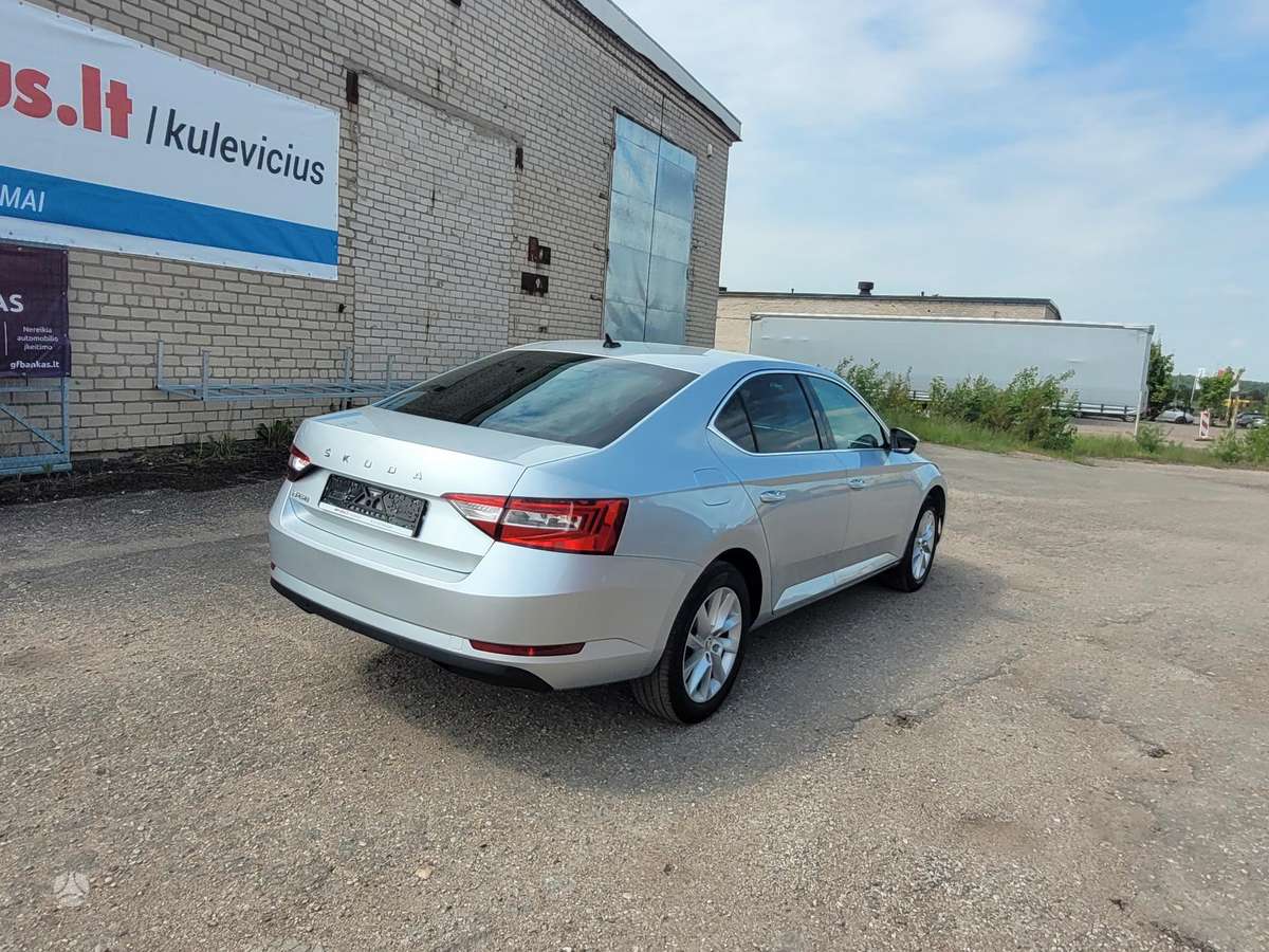 Skoda Superb, 1.5 l., Хэтчбек