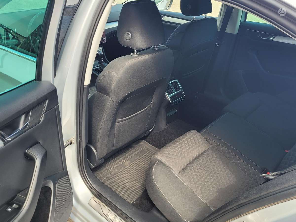 Skoda Superb, 1.5 l., hatchback