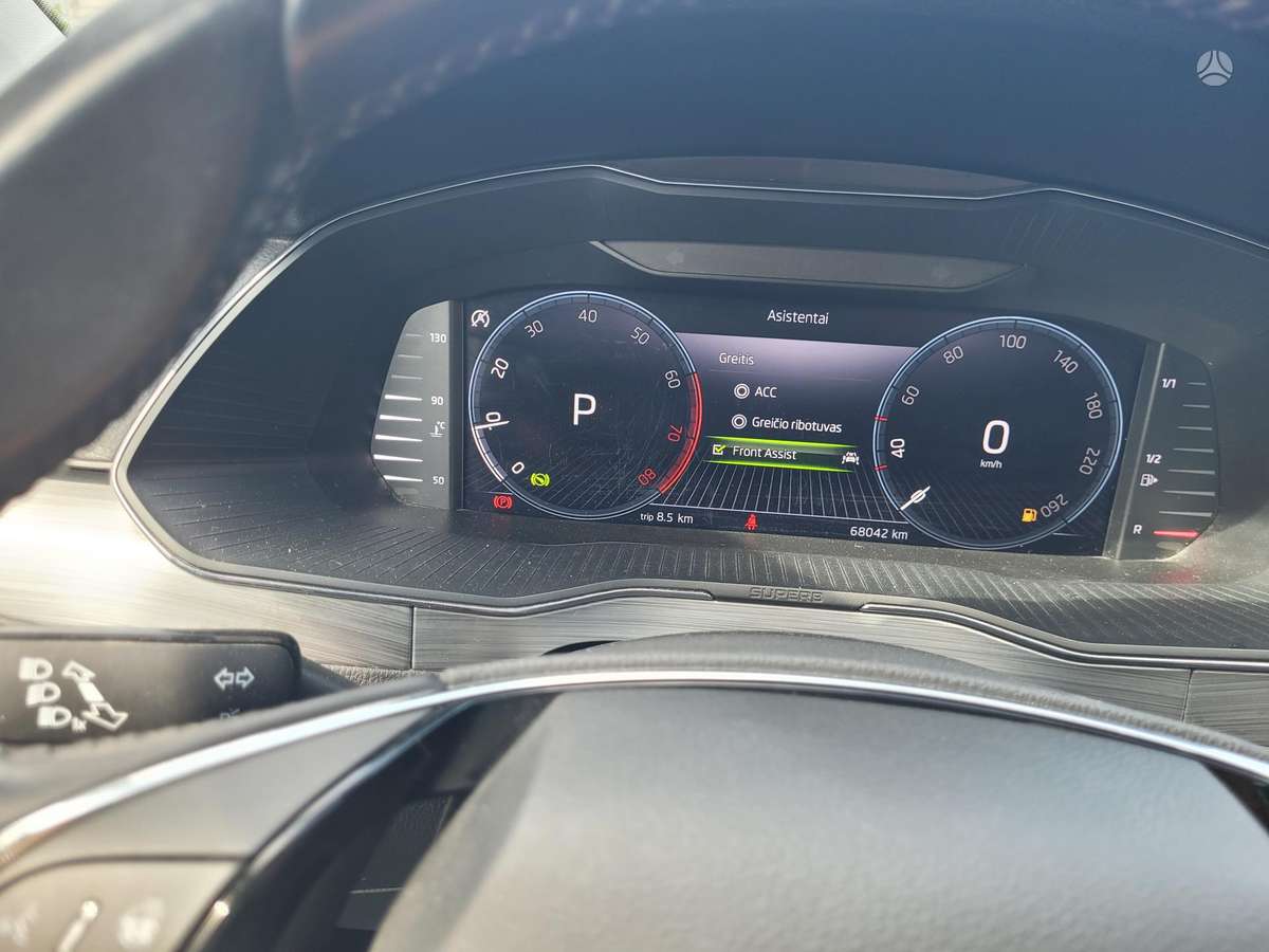 Skoda Superb, 1.5 l., Хэтчбек