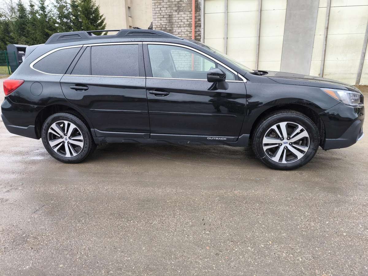 Subaru Outback - 1