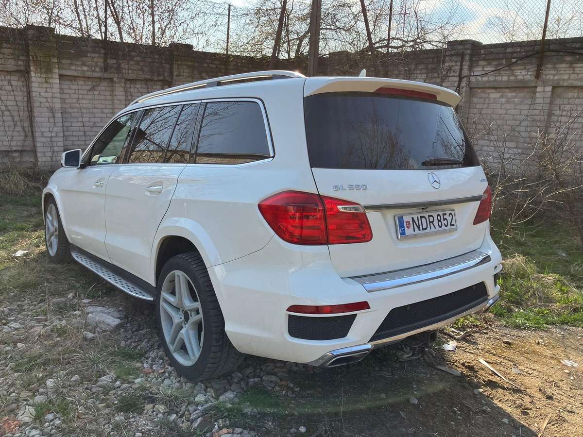Mercedes-Benz GL550 Dalimis