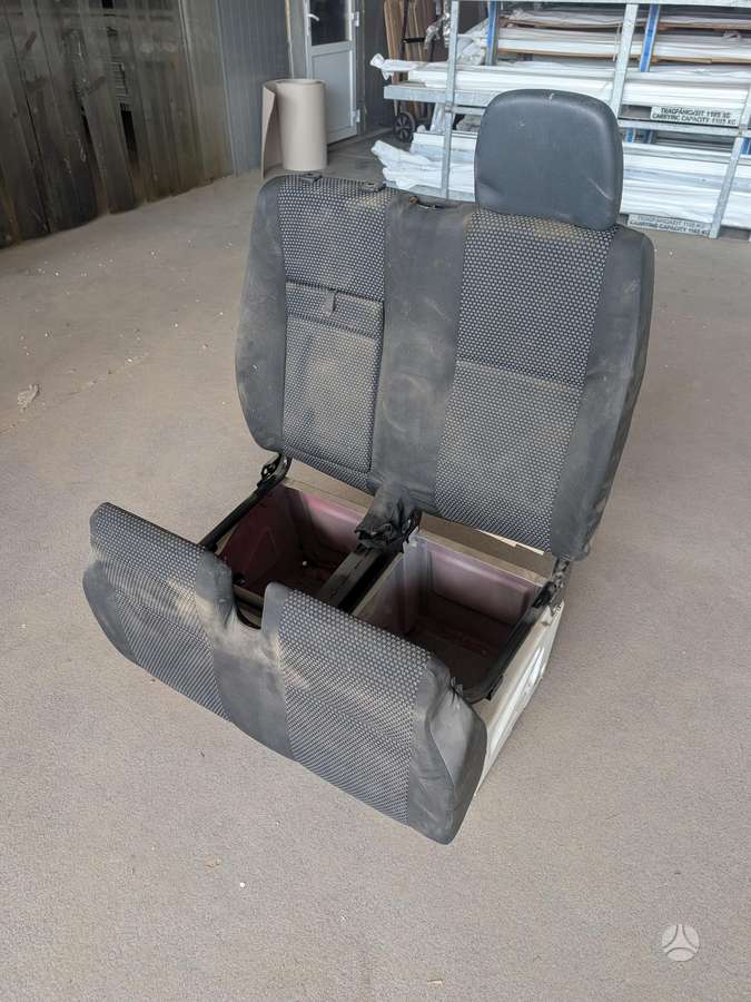 Mercedes-Benz Sprinter, preču