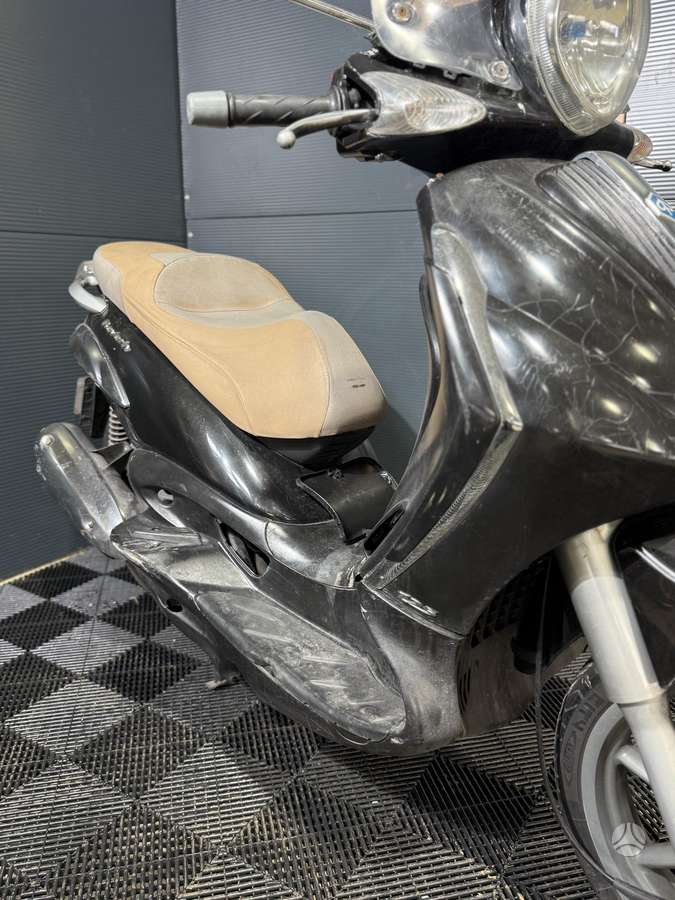 Piaggio Beverly 125cc, scooters / mopeds