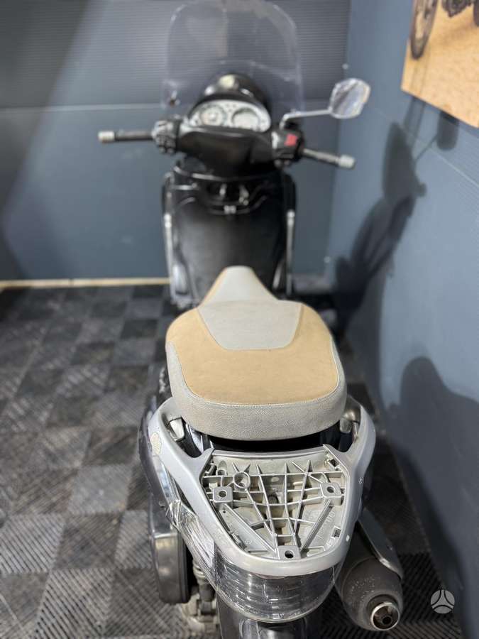 Piaggio Beverly 125cc, scooters / mopeds