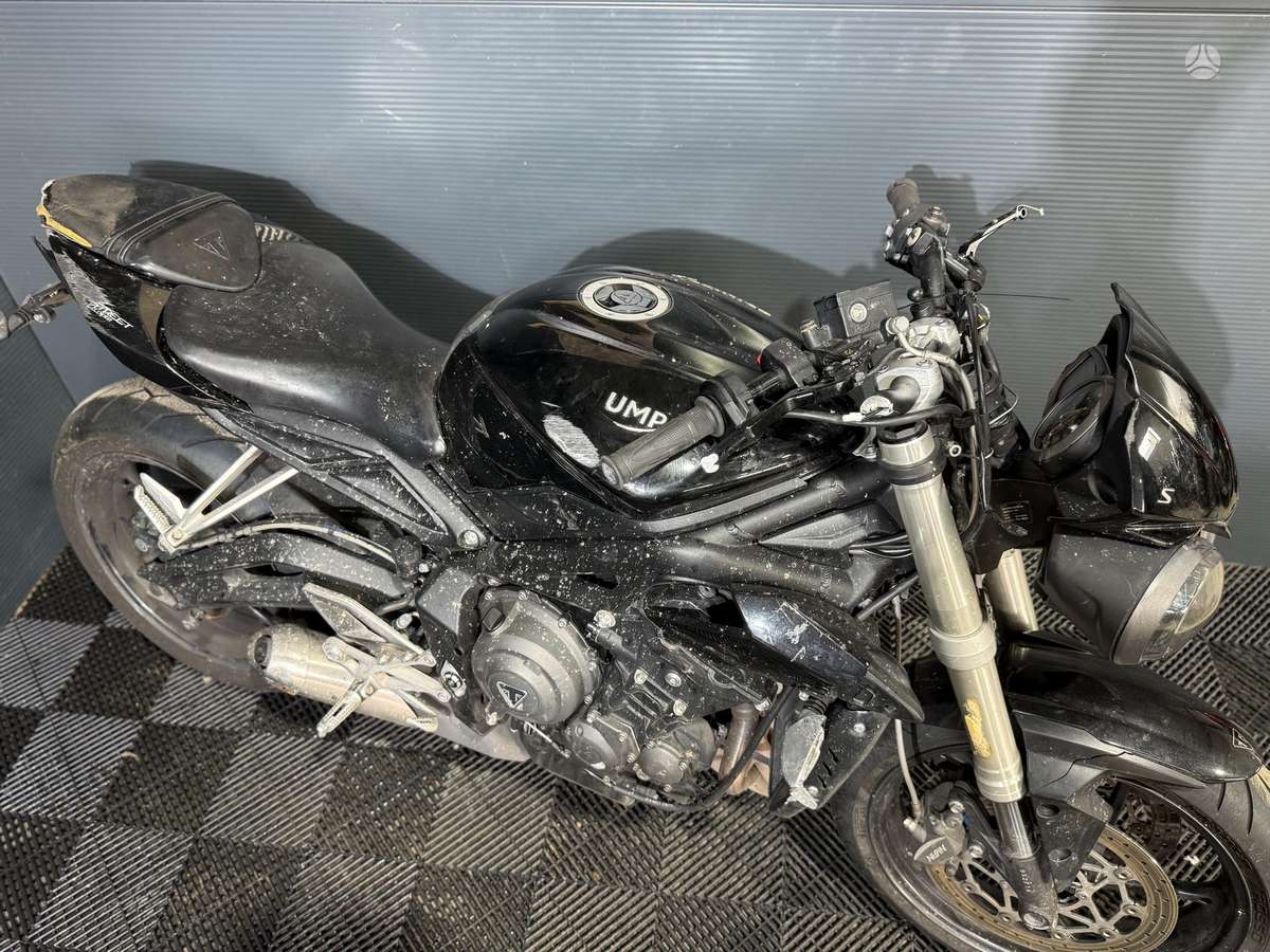 Triumph Street Triple 660cc, street / classic