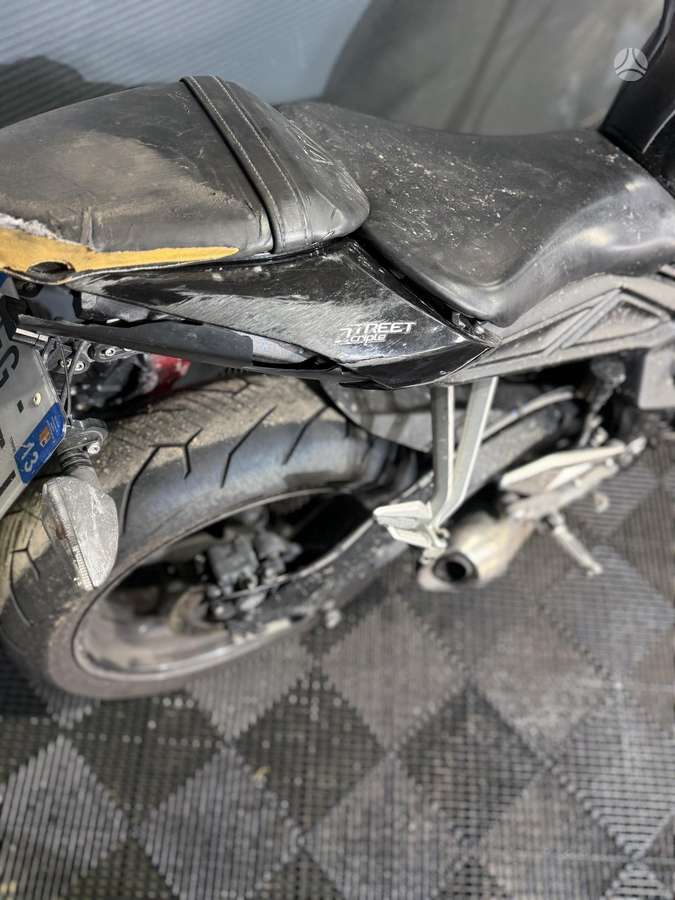 Triumph Street Triple 660cc, street / classic
