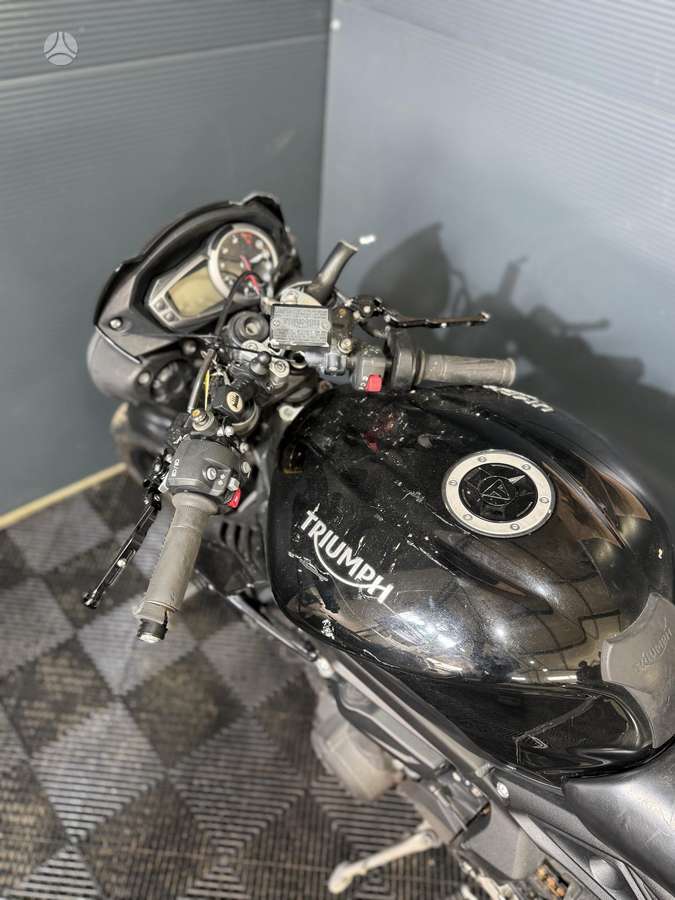 Triumph Street Triple 660cc, street / classic