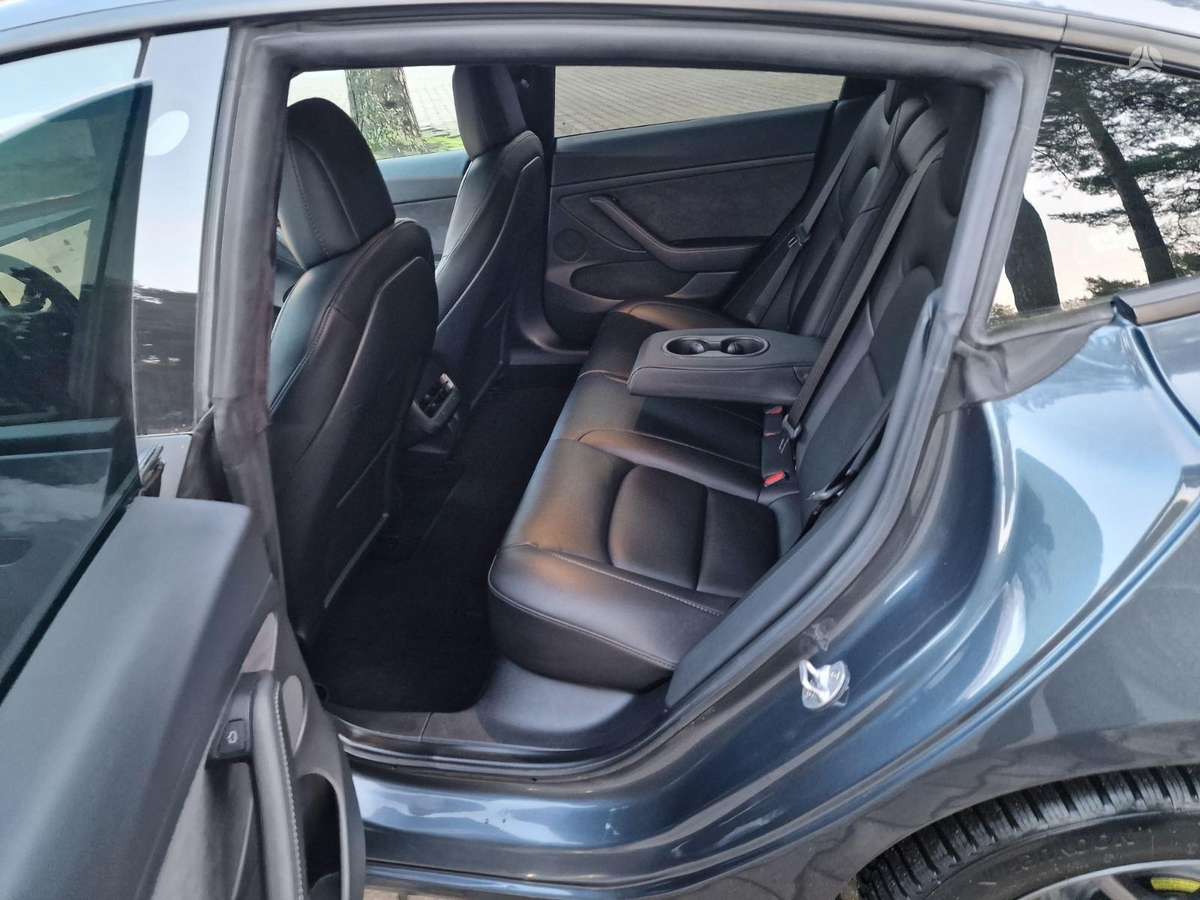 Tesla Model 3, 82 кВт·ч, Седан