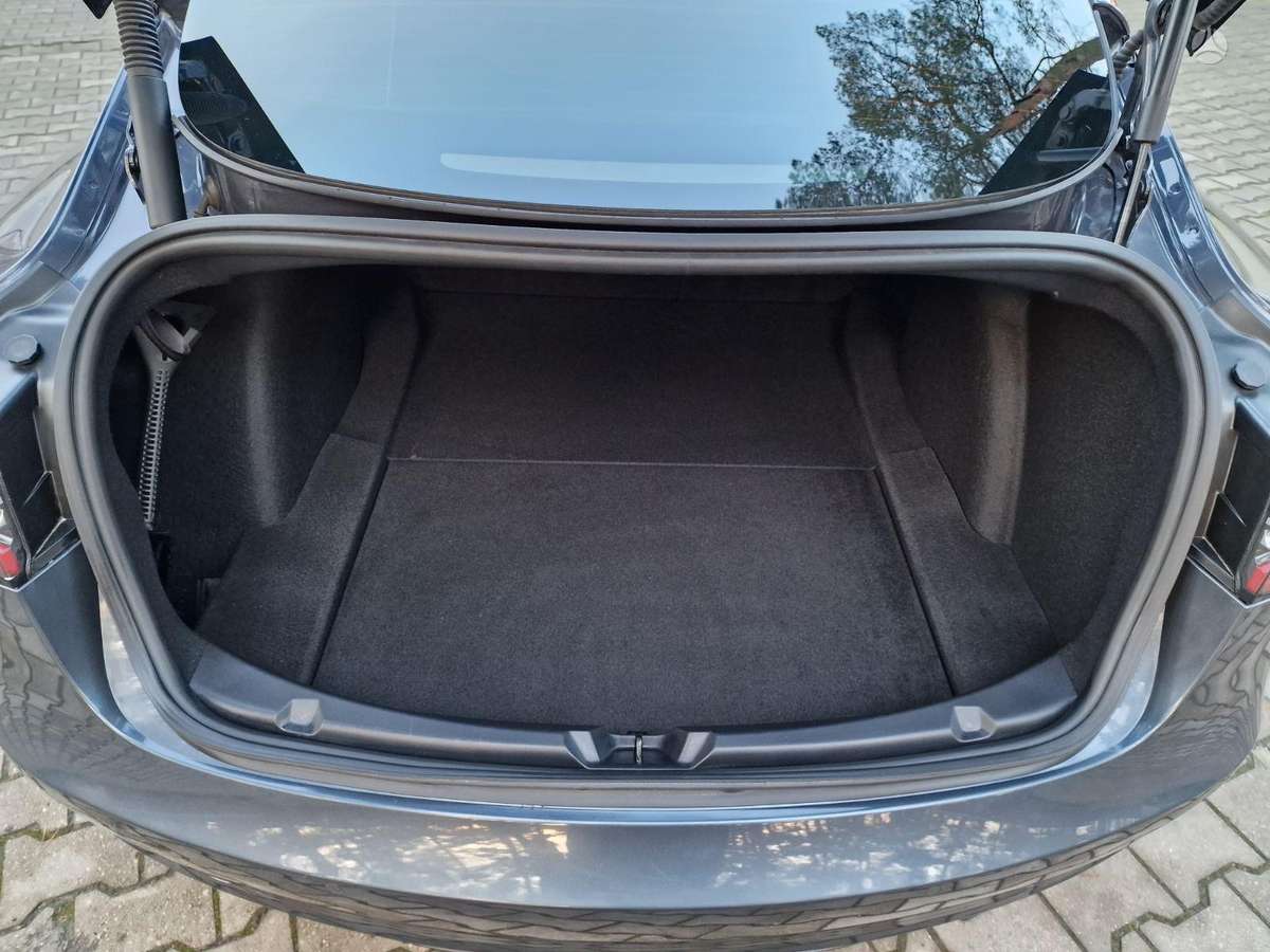 Tesla Model 3, 82 кВт·ч, Седан