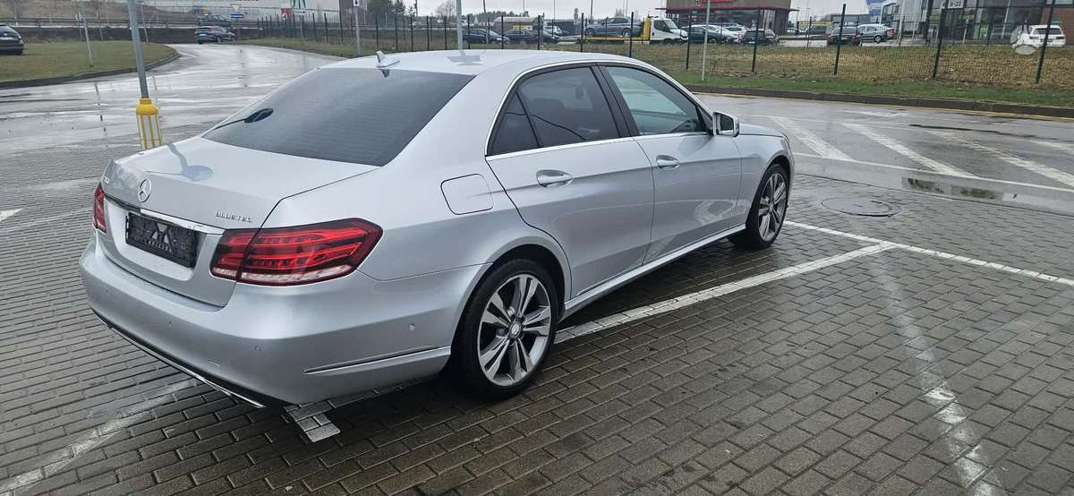 Mercedes-Benz E350, 3.0 l., sedans