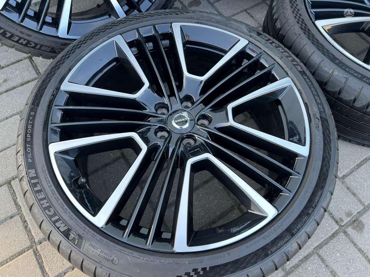 Volvo, lengvojo lydinio, R21