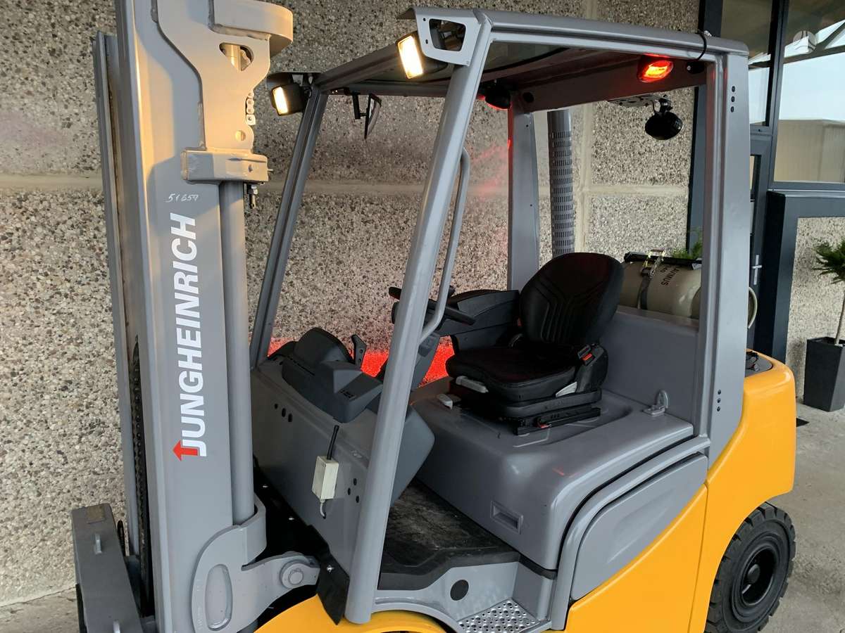 Jungheinrich TFG425S, forklifts