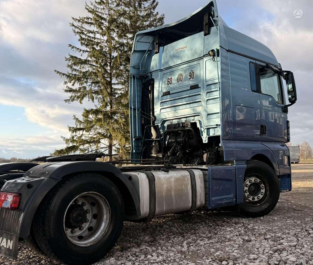 MAN TGX 480, single sleeper