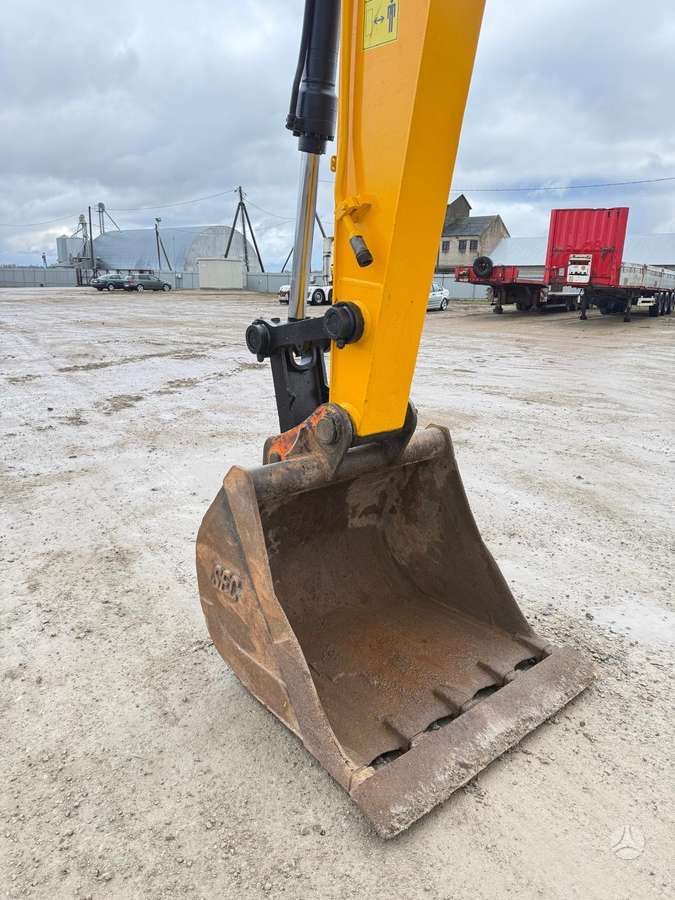 JCB JS 220 LC, экскаваторы