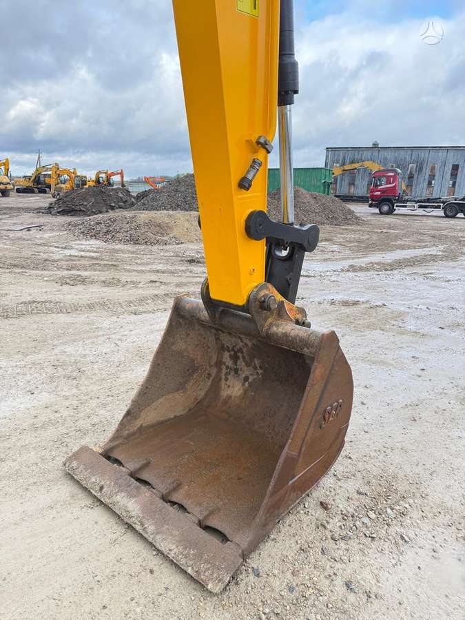 JCB JS 220 LC, экскаваторы