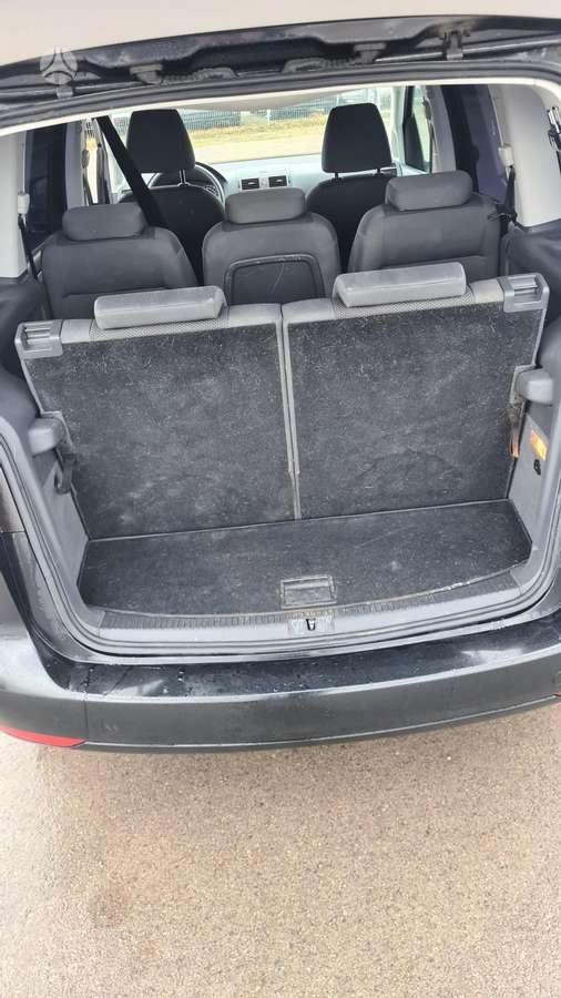 Volkswagen Touran - 7