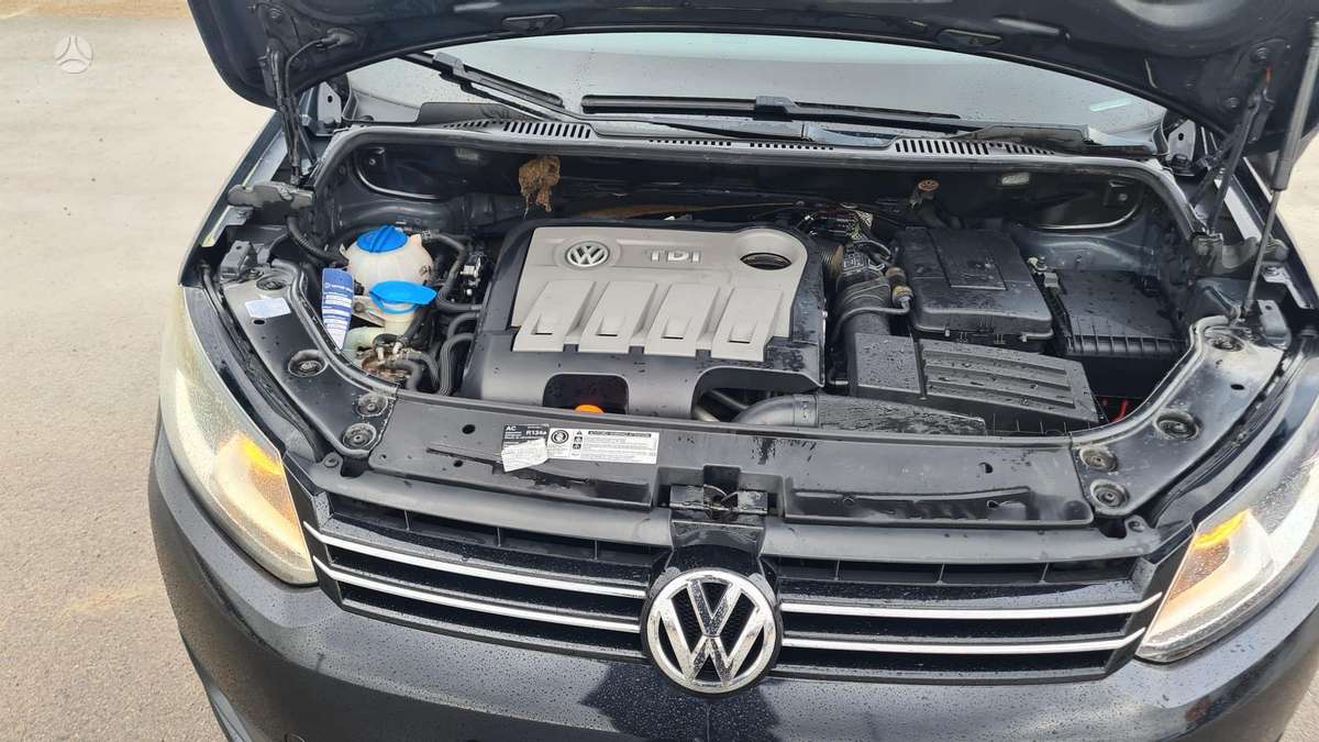 Volkswagen Touran - 8