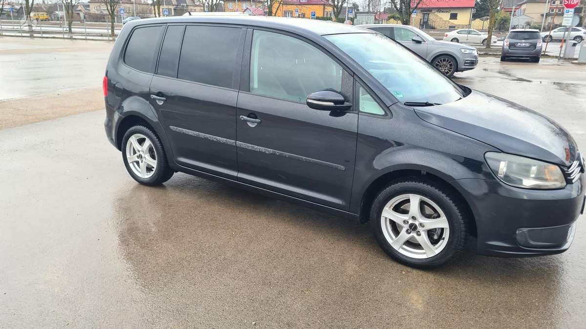 Volkswagen Touran - 3