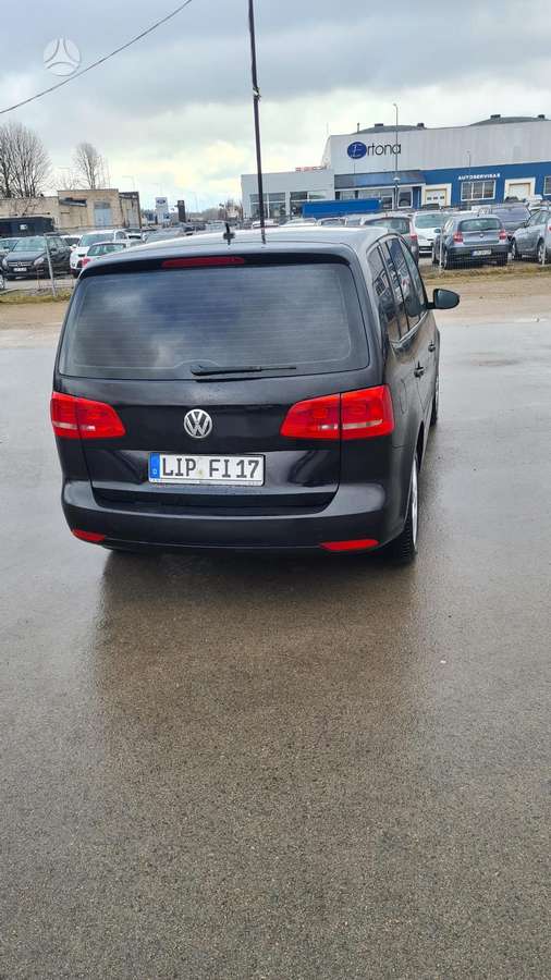 Volkswagen Touran - 5