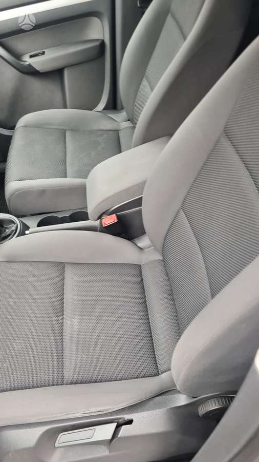 Volkswagen Touran - 10