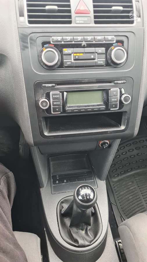 Volkswagen Touran - 11