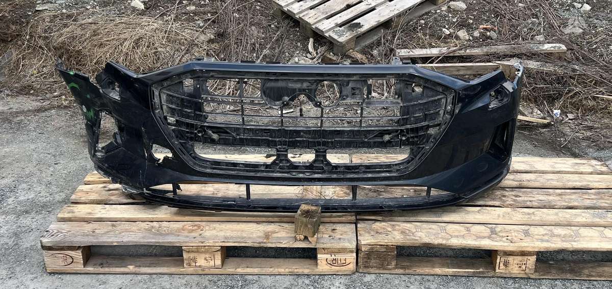 Audi e-tron bumpers, fenders