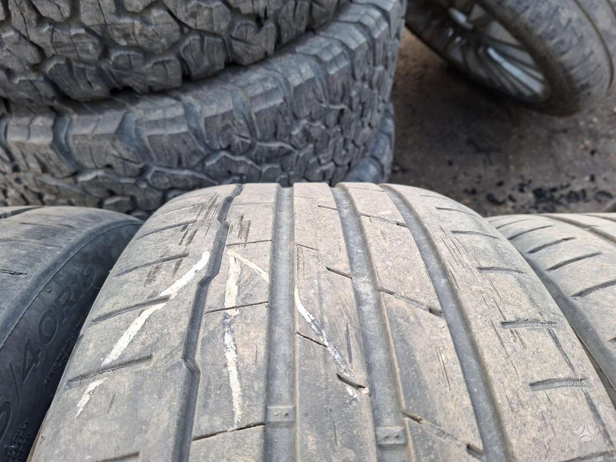 Hankook, летние 235/40 R19