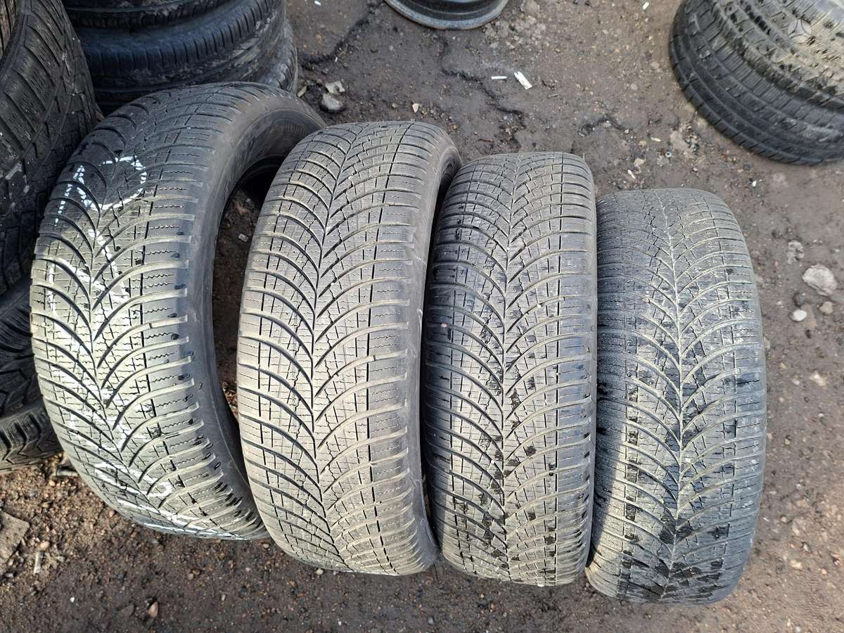 Goodyear, всесезонные 215/60 R17