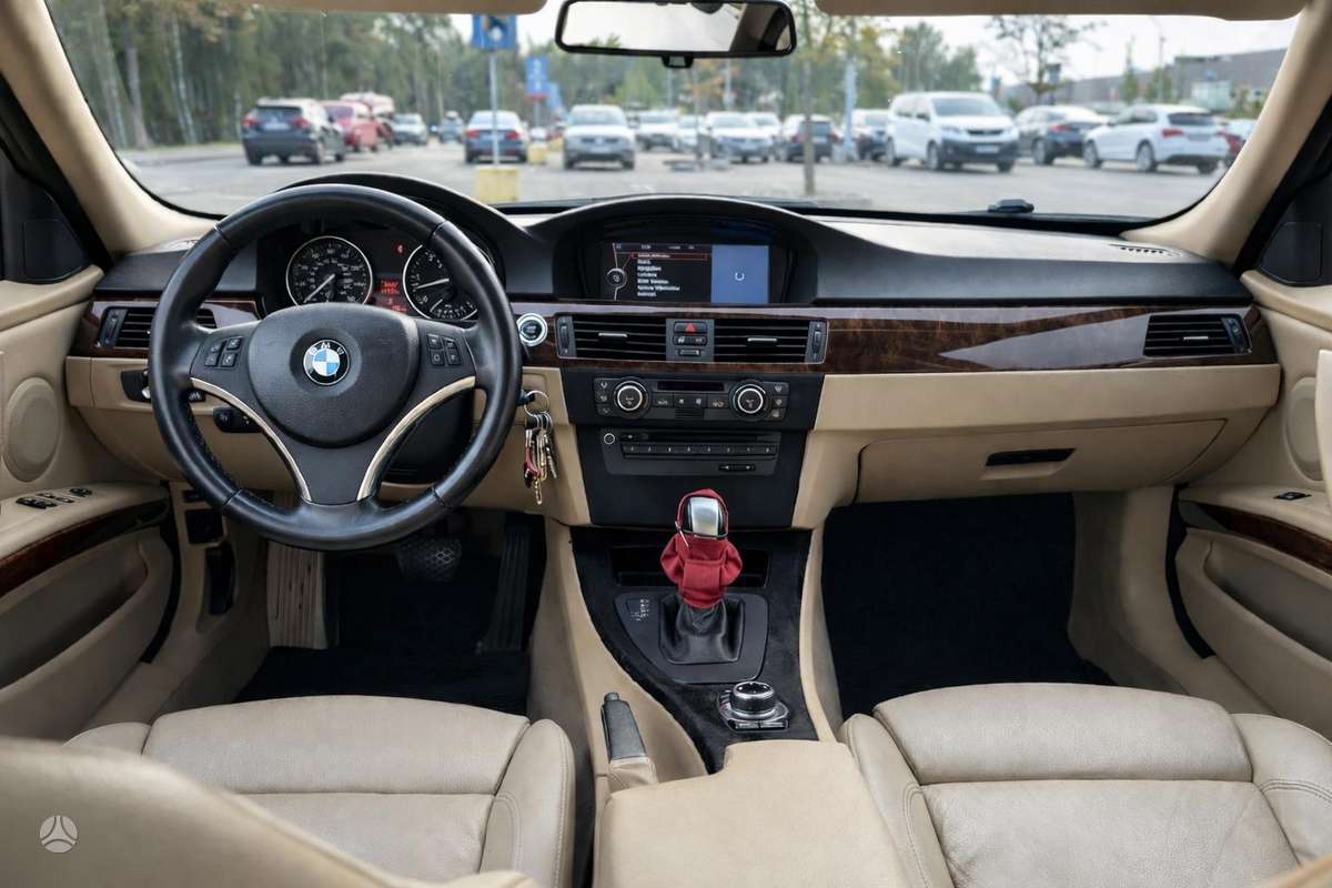 BMW 335, 3.0 l., Седан