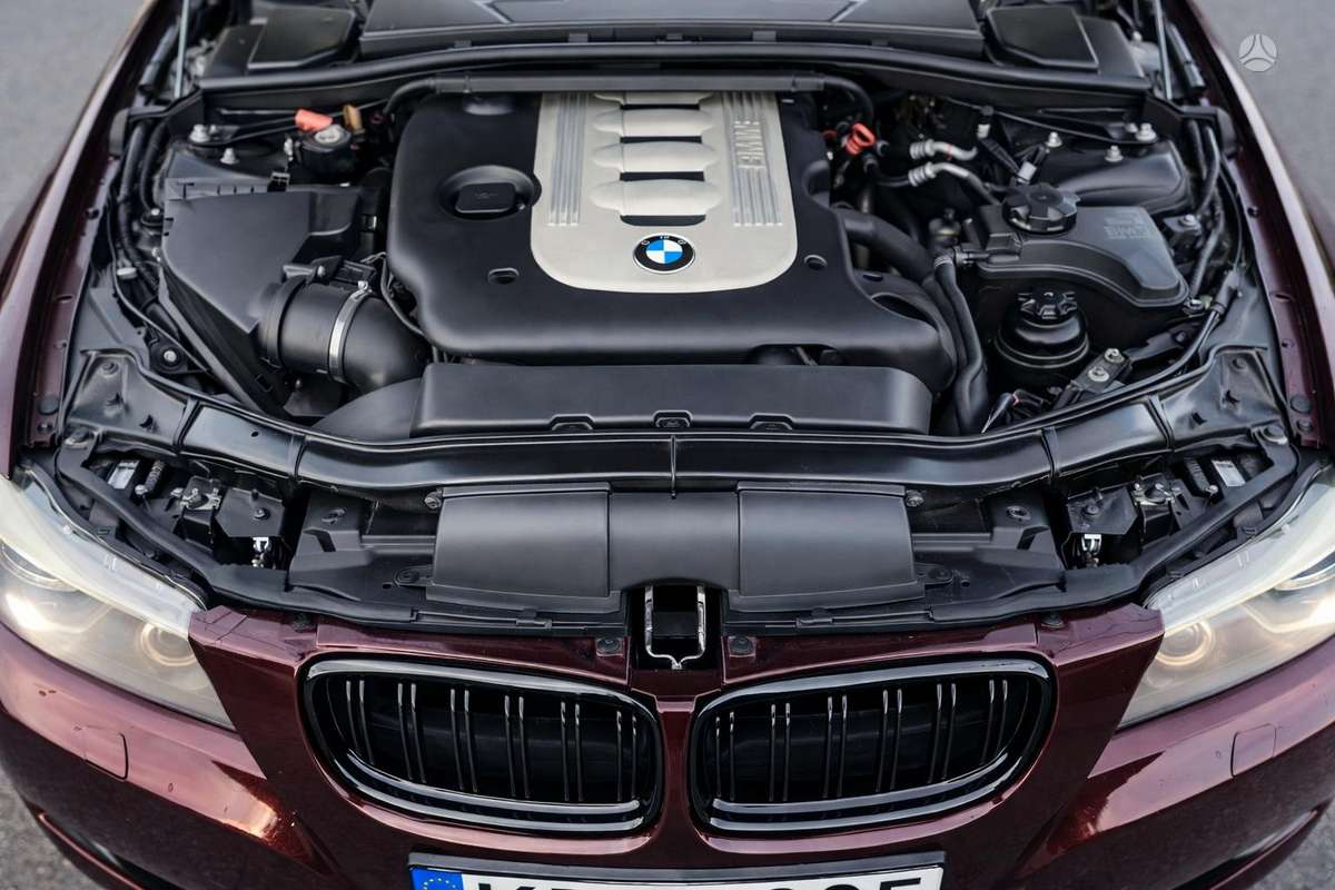BMW 335, 3.0 l., Седан