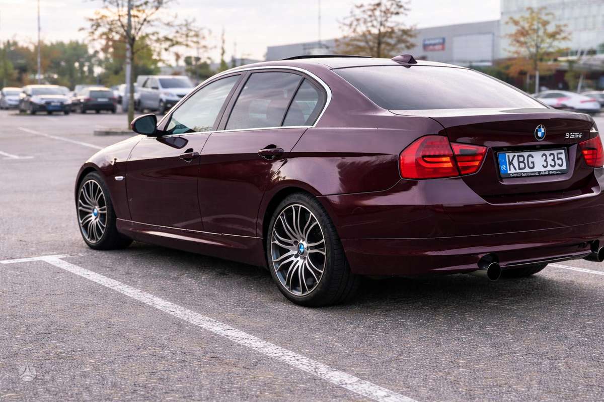 BMW 335, 3.0 l., Седан