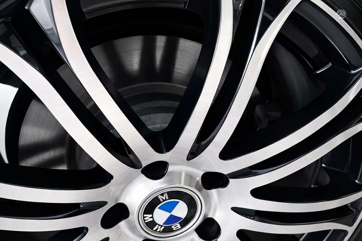 BMW 335, 3.0 l., Седан