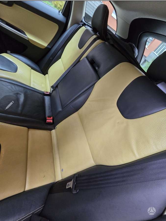 Volvo XC60 - 2