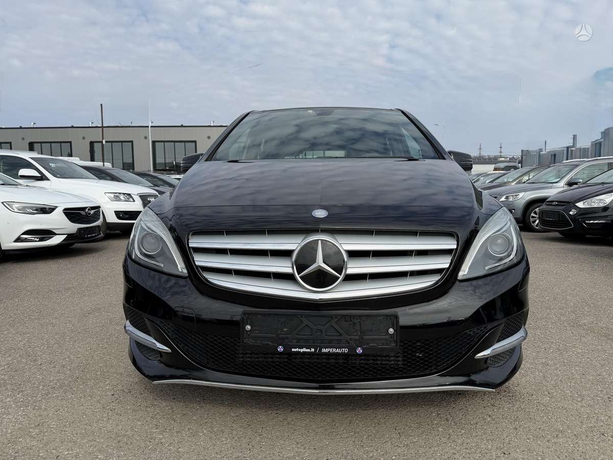 Mercedes-Benz B200, 2015