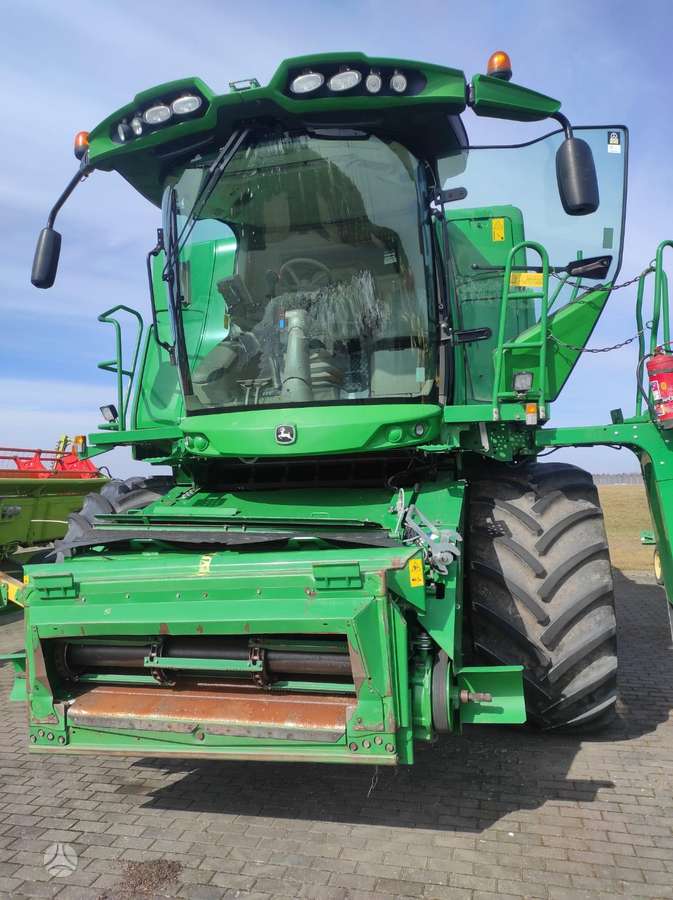 John Deere T670, combine harvesters