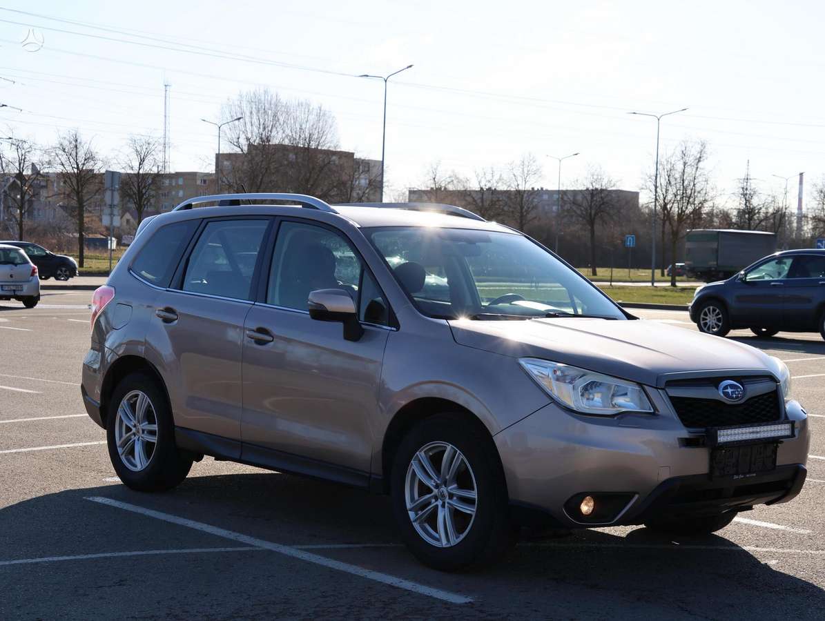 Subaru Forester, off-road / crossover