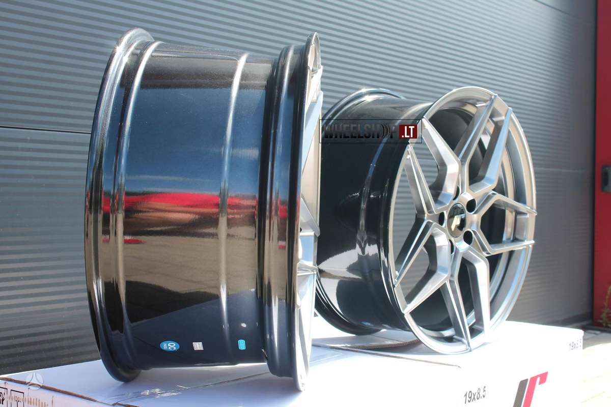 Japan Racing JR34 Hyper Black, light alloy, R19