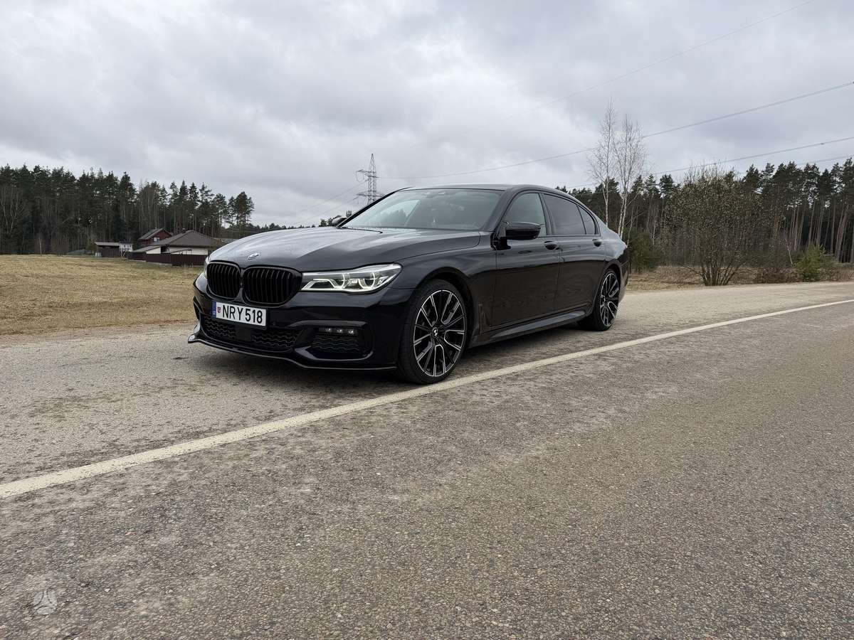 BMW 750, 4.4 l., Седан