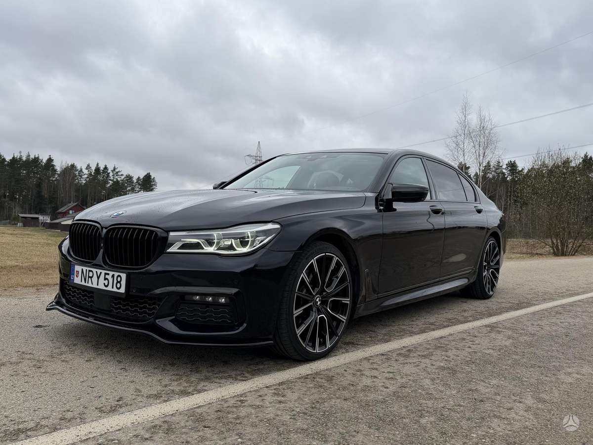 BMW 750, 4.4 l., Седан
