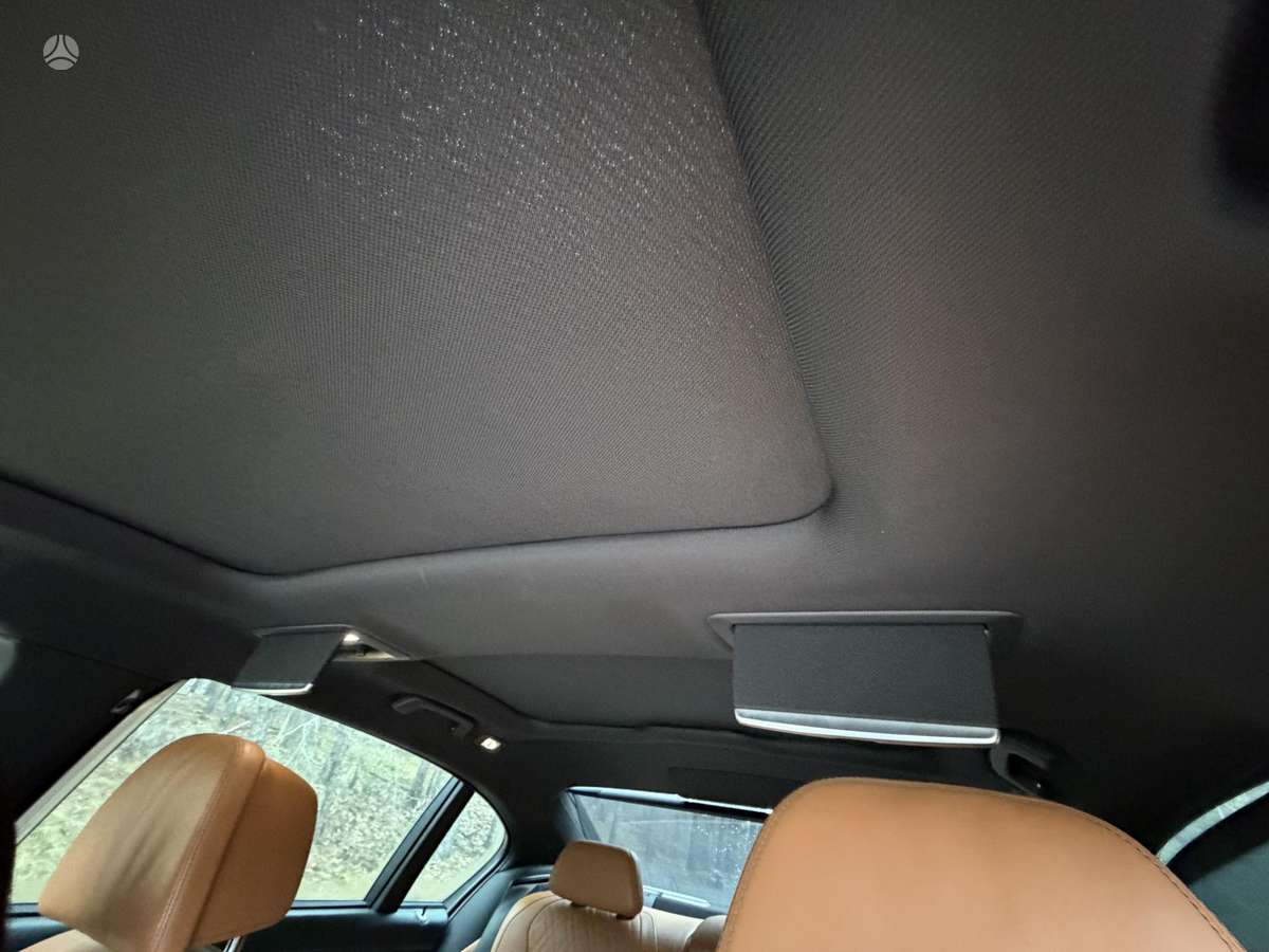 BMW 750, 4.4 l., Седан
