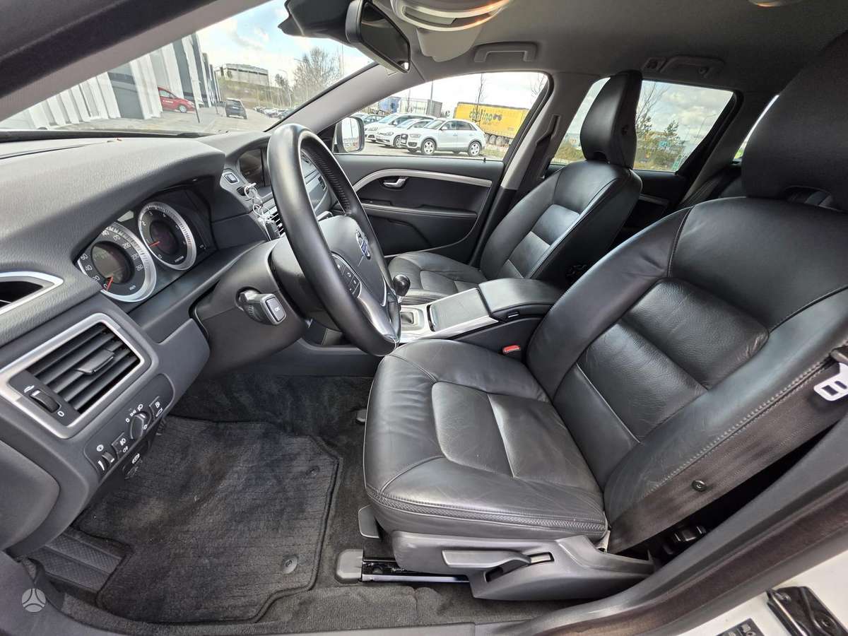 Volvo XC70, 2.0 l., Универсал