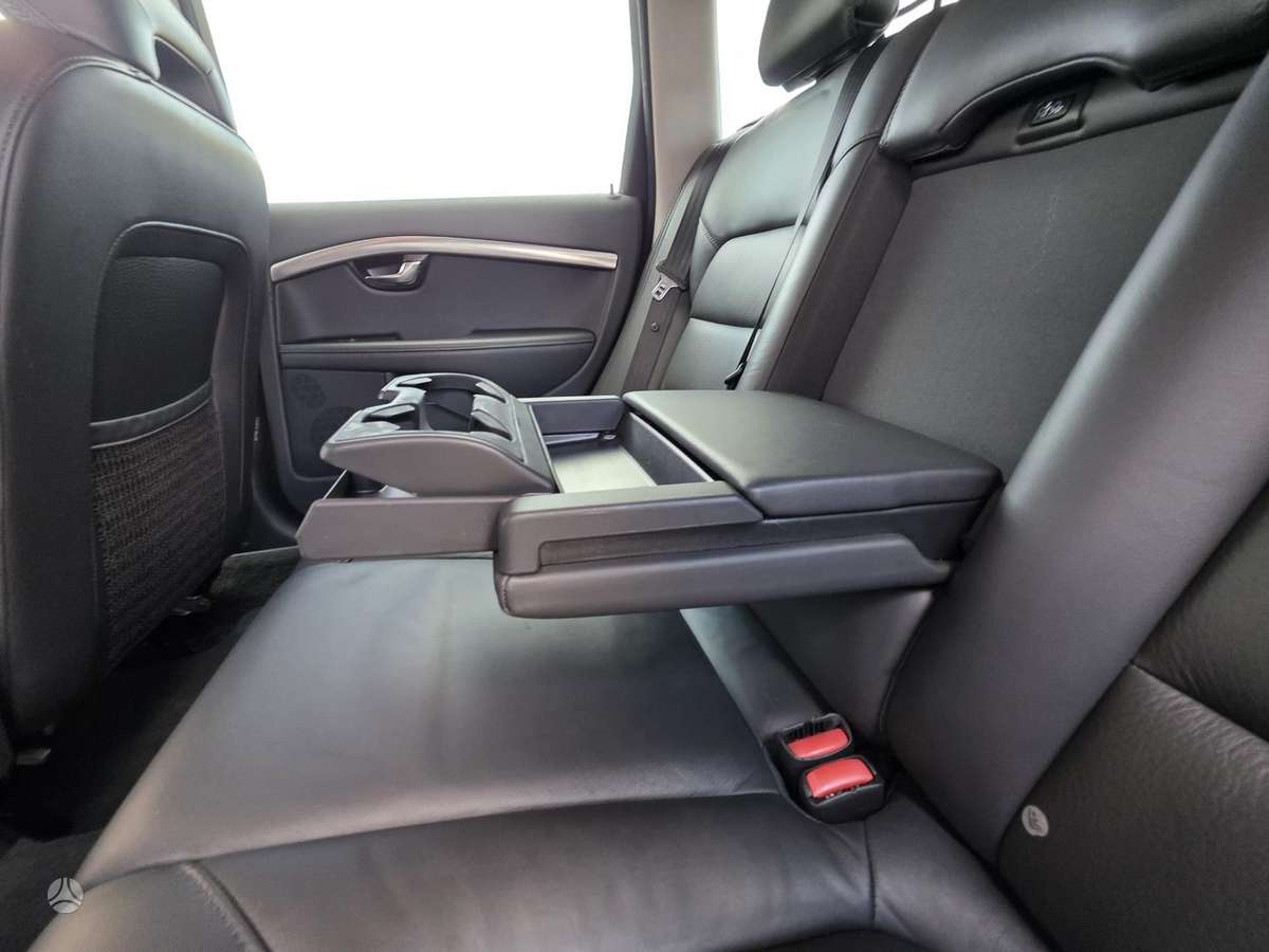 Volvo XC70, 2.0 l., Универсал