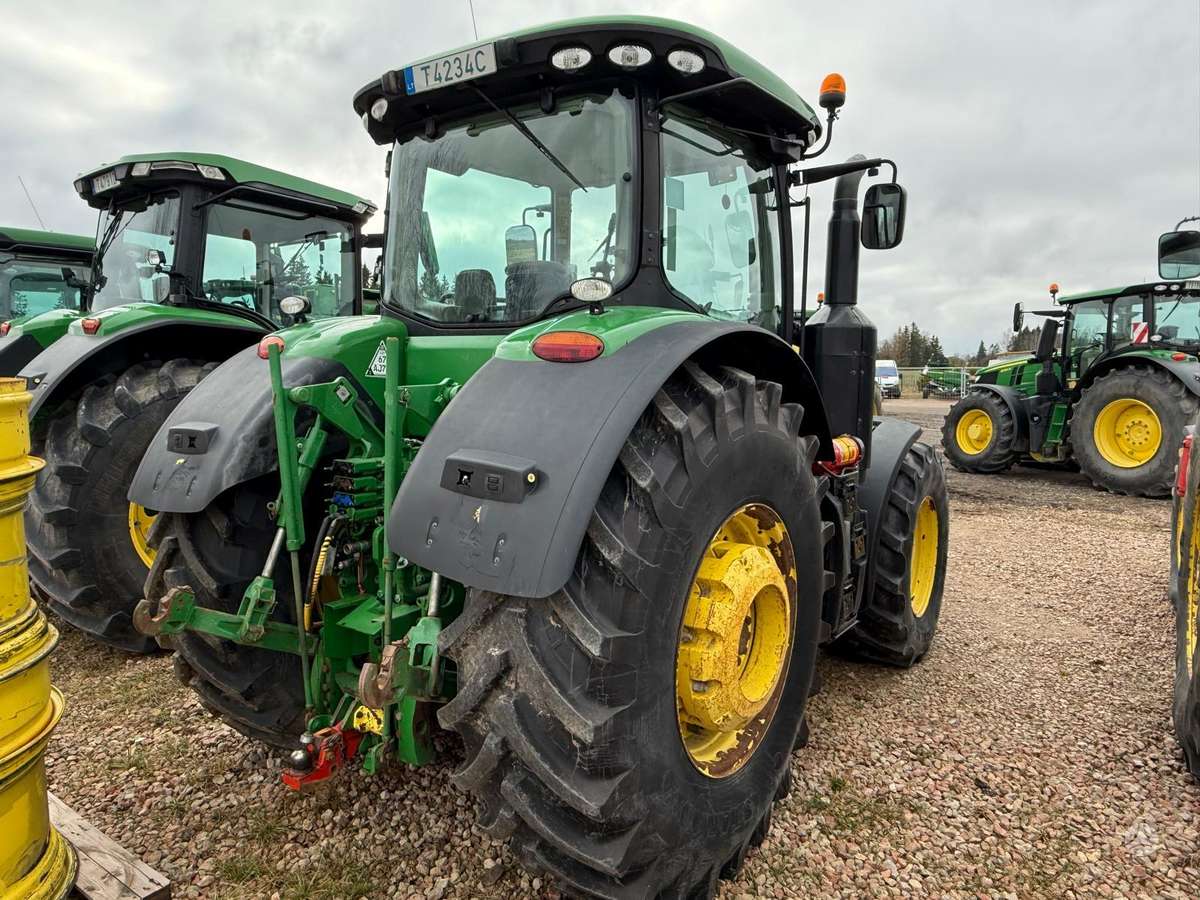 John Deere 7310R, traktoriai