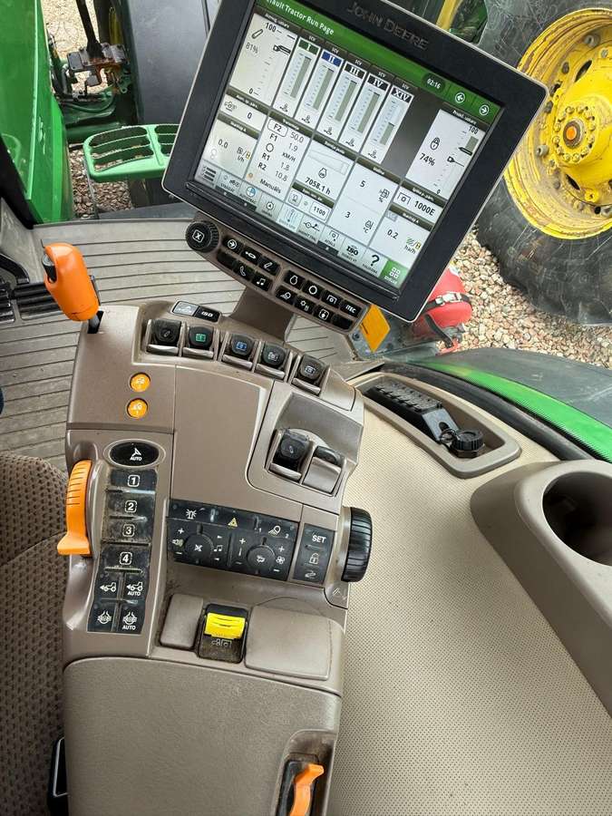 John Deere 7310R, tractors