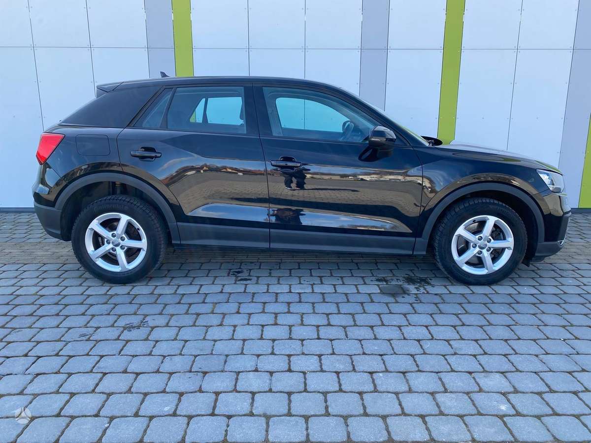 Audi Q2, 1.6 l., off-road / crossover