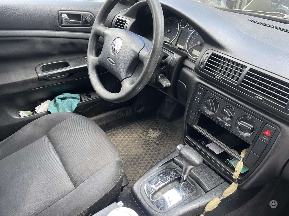 Volkswagen Passat for parts